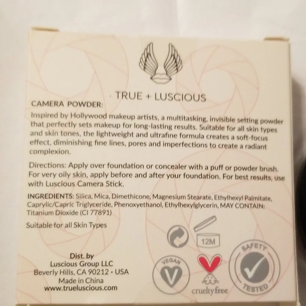 Luscious Cosm Camera Powder in Universal